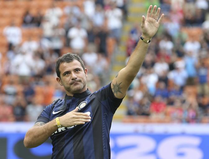 Applausi scroscianti, grandi sorrisi e anche qualche lacrima per l'ultimo saluto di Dejan Stankovic  ai tifosi dell'Inter. San Siro  ha tributato un'ovazione al campione serbo, per  ben nove stagioni e mezzo colonna del centrocampo nerazzurro. 